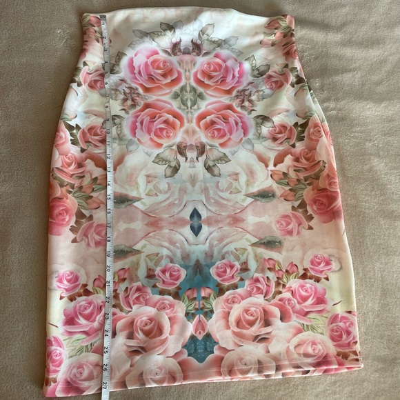 Fashion to Figure Floral Pencil Shirt - Size 2X - Picture 9 of 11